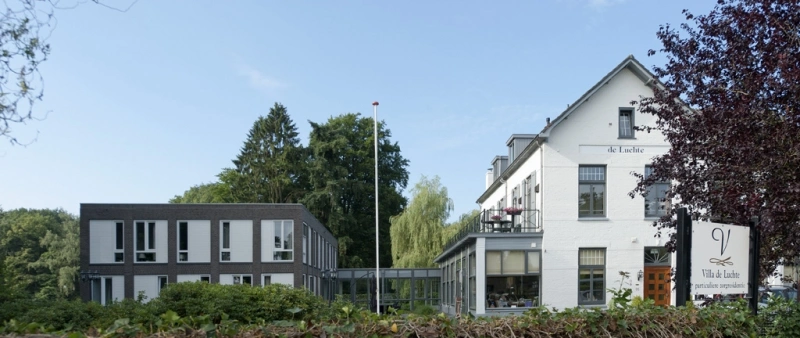 Nieuwbouw 8 kamers en verbouw 5 kamers Villa de Luchte Lochem
