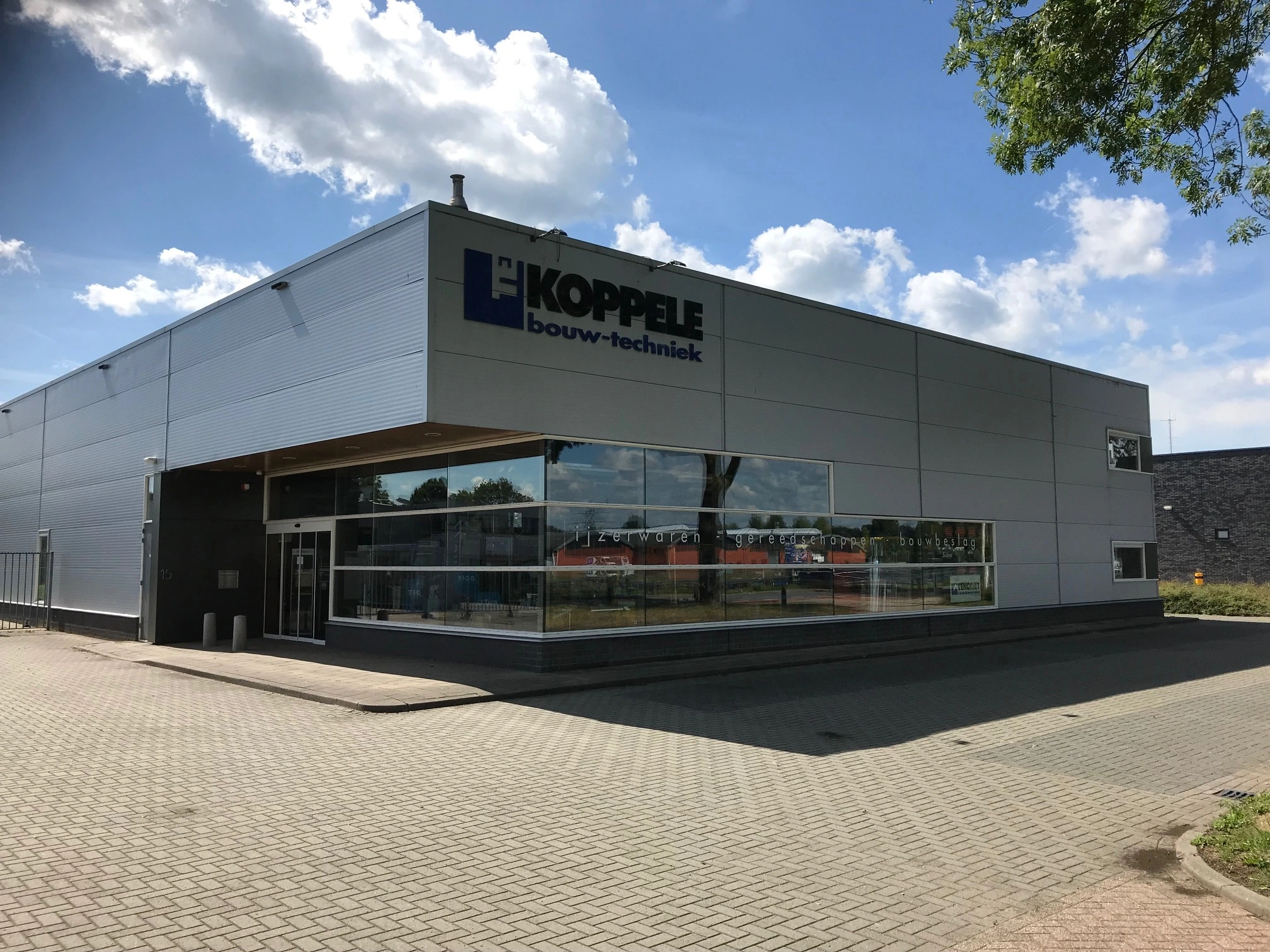 Nieuwbouw winkel met magazijn Hanzeweg Lochem