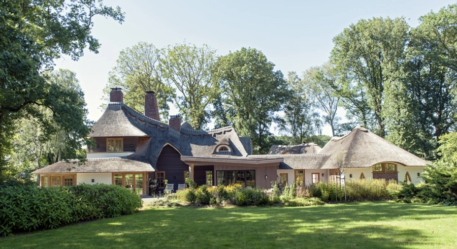 Nieuwbouw landhuis met logiesgebouw Barchem