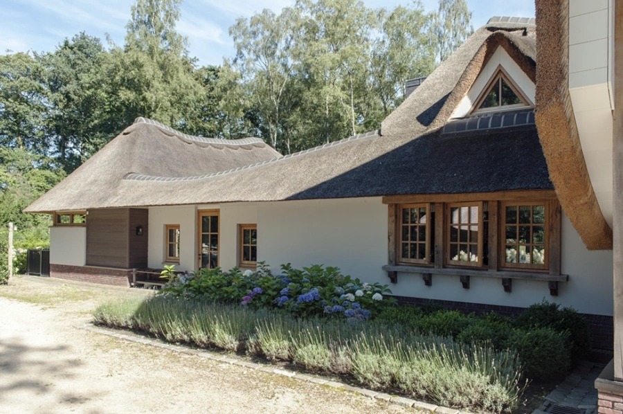 Nieuwbouw landhuis met logiesgebouw Barchem