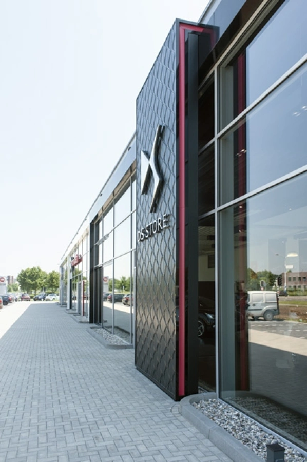 Nieuwbouw auto showroom en werkplaats Citroën , Fiat en DS  Doetinchem