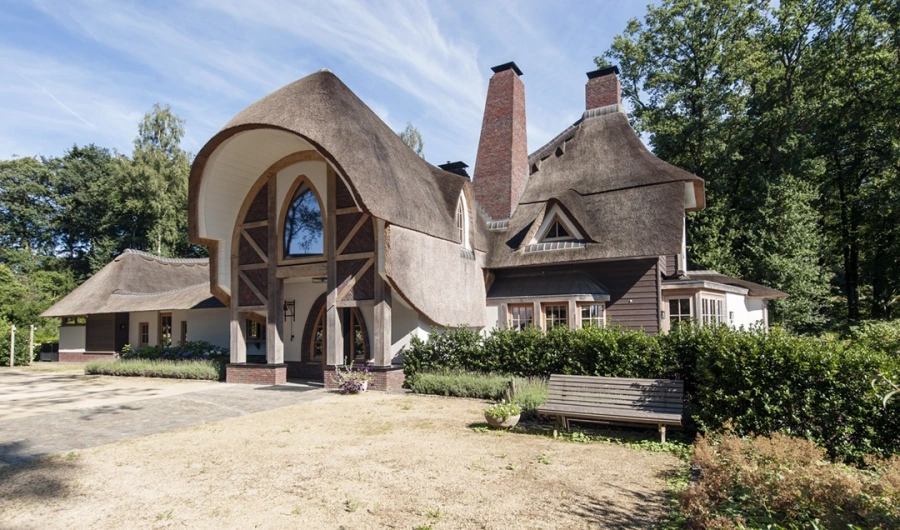 Nieuwbouw landhuis met logiesgebouw Barchem